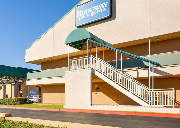Rodeway Inn & Suites South Of Fiesta Park