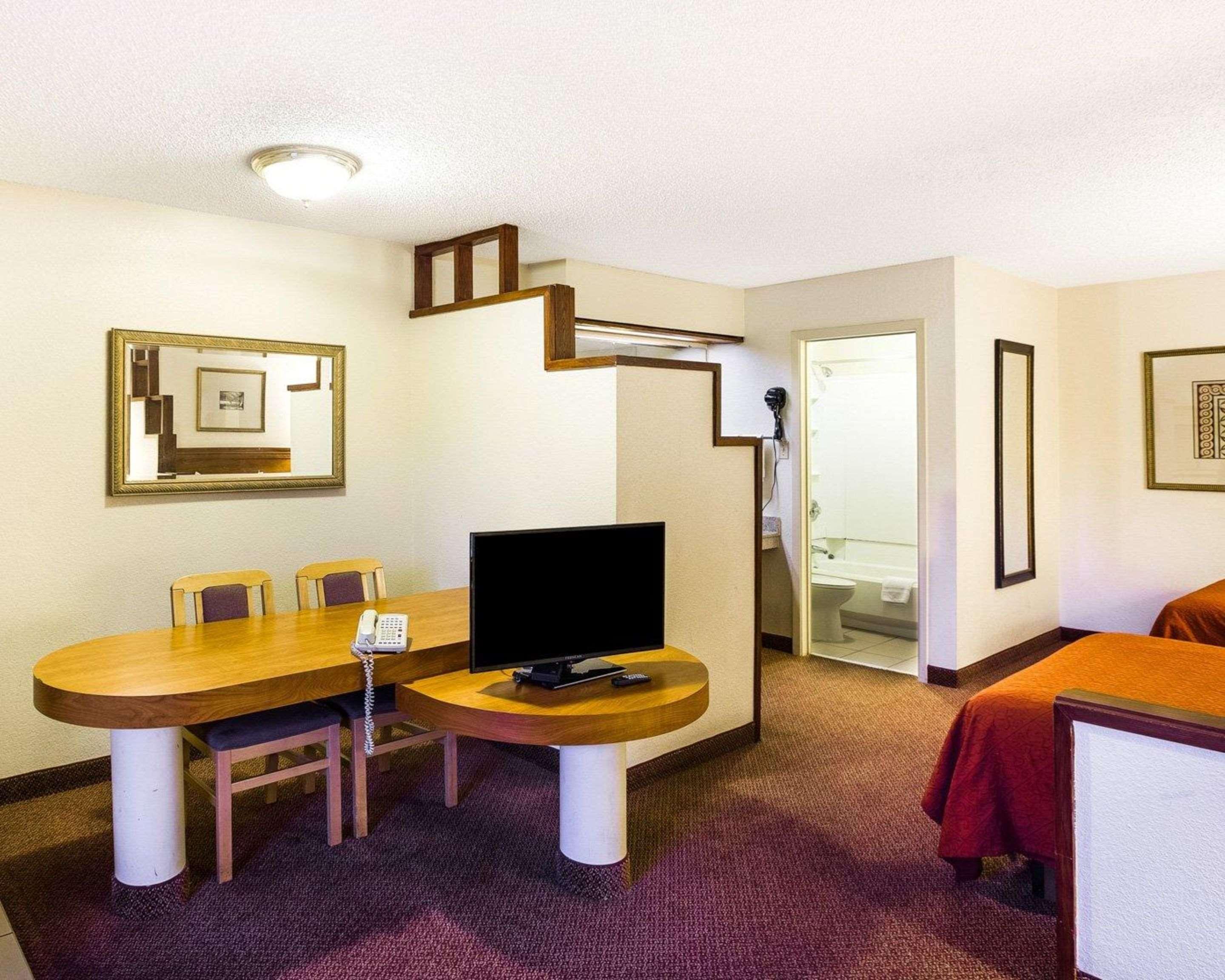 Hotel Rodeway Y Fiesta Park San Antonio